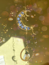 Load image into Gallery viewer, Two stars and the moon