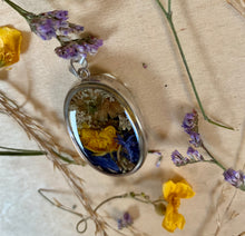 Load image into Gallery viewer, Éiru Pendant (sterling silver)