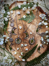 Load image into Gallery viewer, Beneath the ferns
