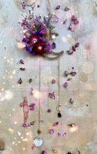 Load image into Gallery viewer, Catching flowers
