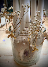 Load image into Gallery viewer, Queen  B Earrings
