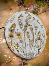 Load image into Gallery viewer, Moon Beam
