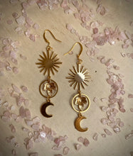 Load image into Gallery viewer, Lúnasa Earrings
