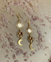 Load image into Gallery viewer, Lúnasa Earrings
