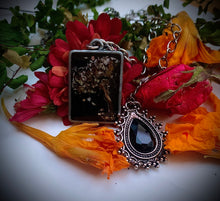 Load image into Gallery viewer, Wild Blossom Neck chain
