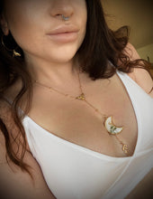 Load image into Gallery viewer, Wild Lace Necklace
