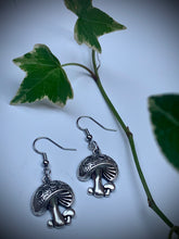 Load image into Gallery viewer, Fairy Flowers Earrings
